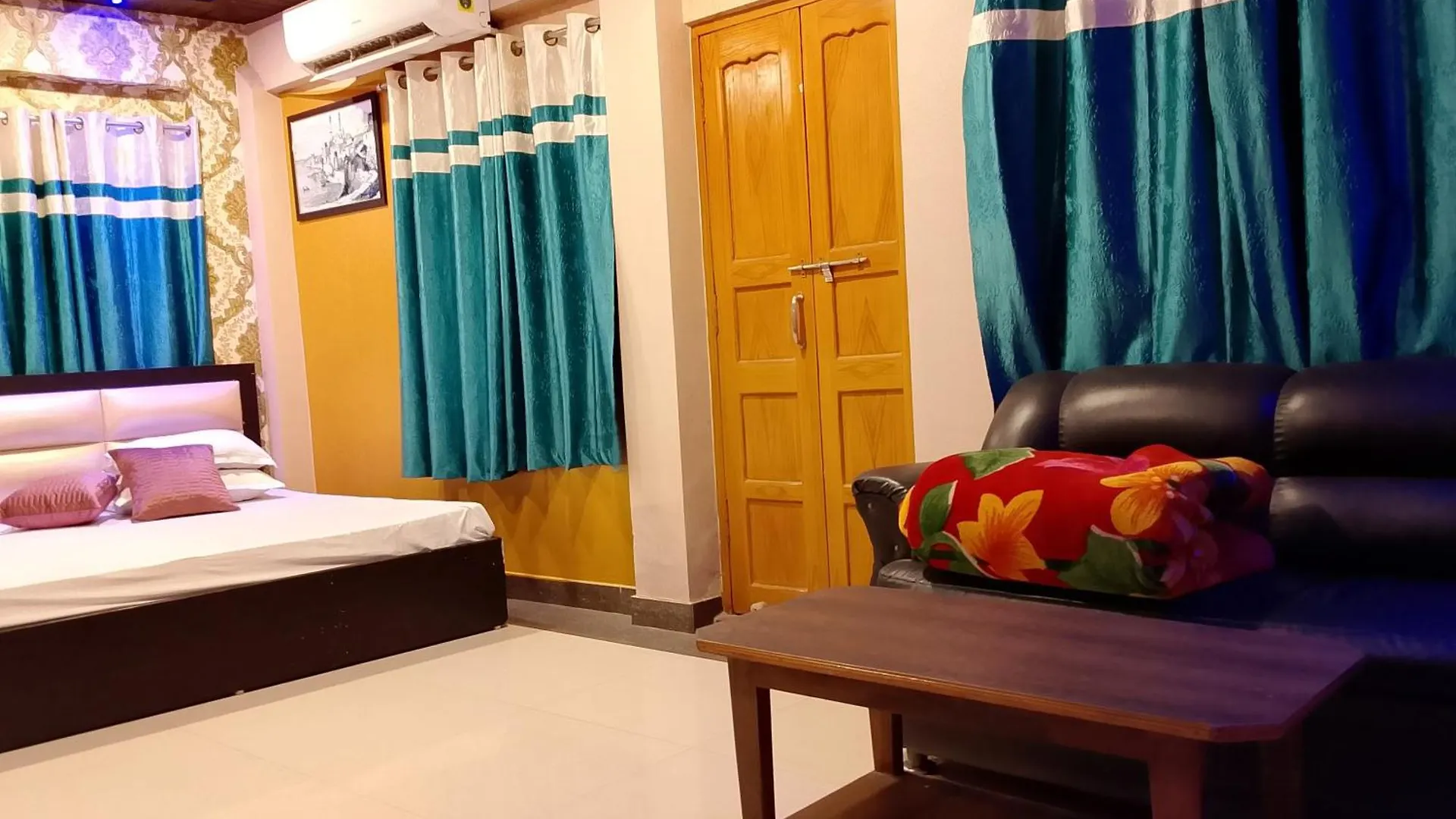 Hr Paying Guest House Varanasi