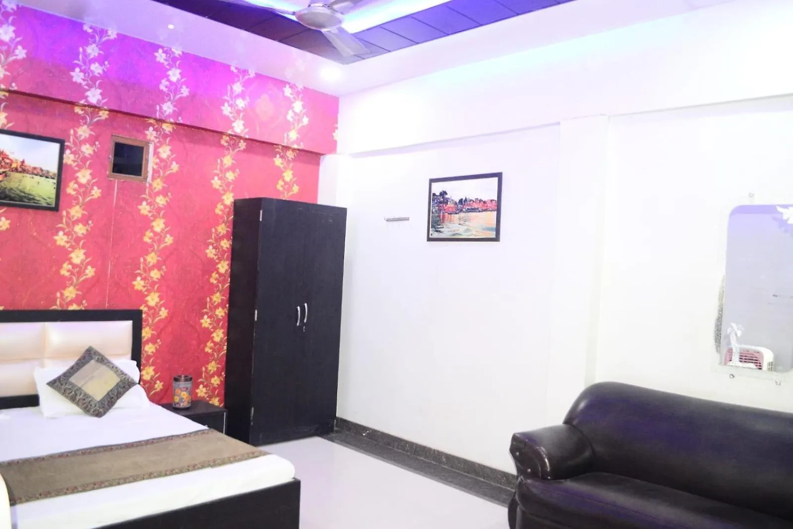 Hr Paying Guest House Varanasi
